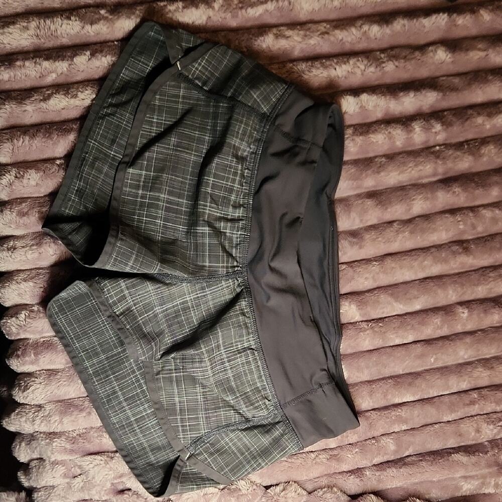 🚨2/$25 or 5/$50🚨lululemon athletica Gray Plaid Athletic Shorts